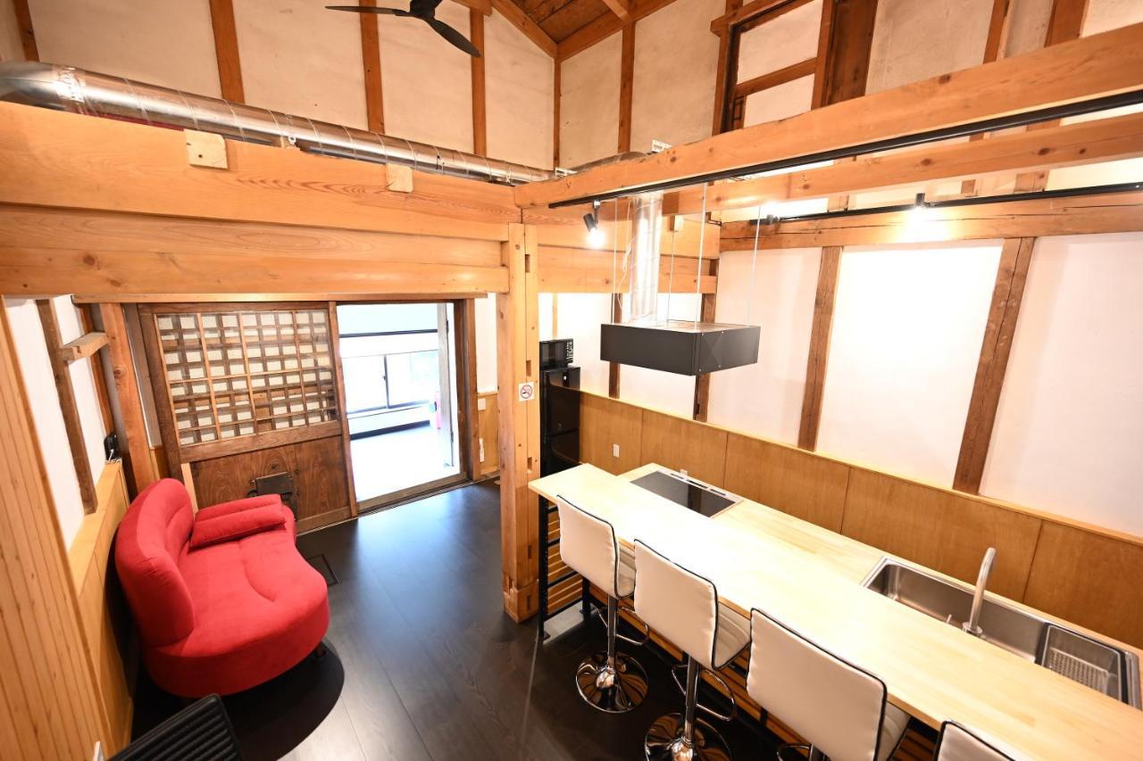 Manabi-Stay Takayama モダンな蔵ダイニングと半露天風呂付き古民家一棟貸切ホテル Exterior foto