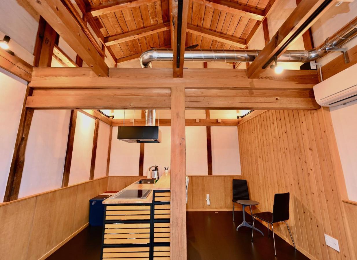 Manabi-Stay Takayama モダンな蔵ダイニングと半露天風呂付き古民家一棟貸切ホテル Exterior foto