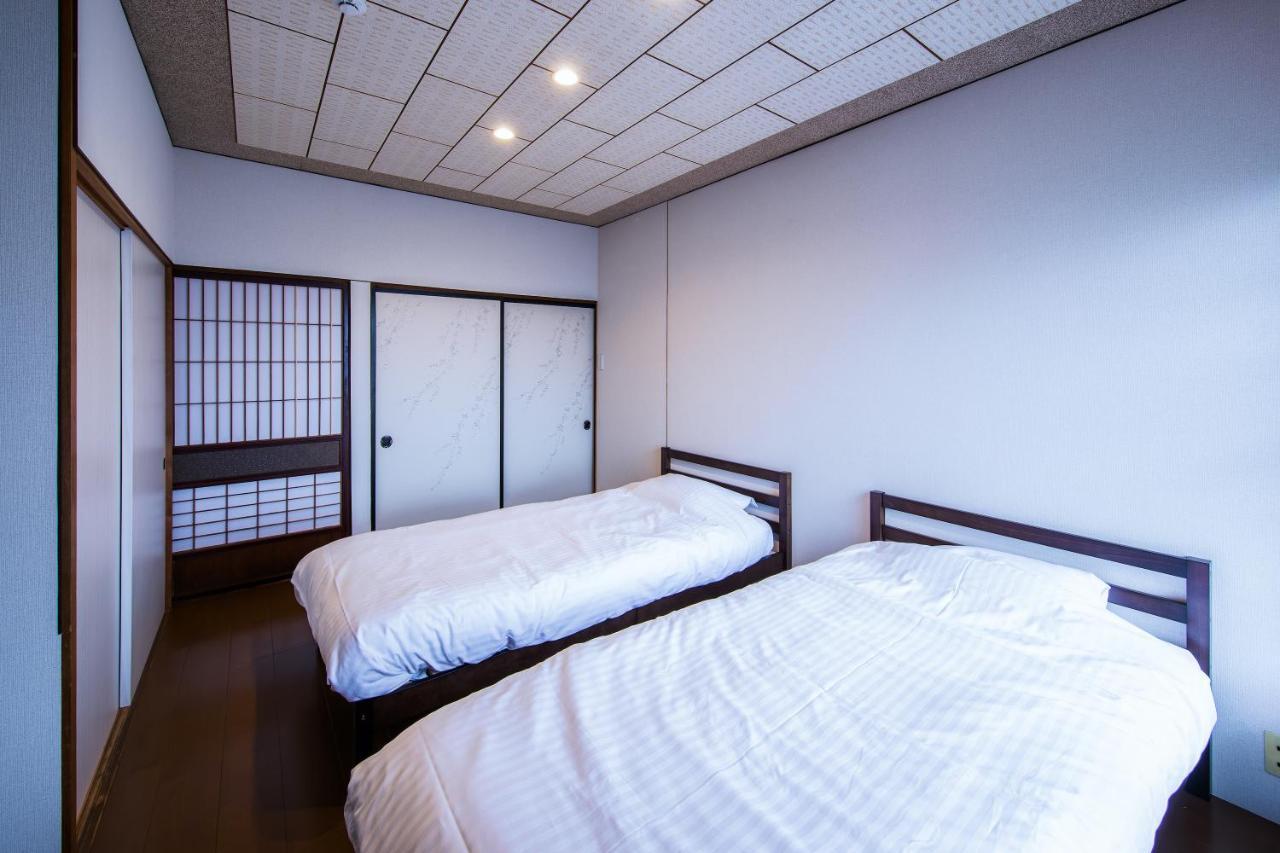 Manabi-Stay Takayama モダンな蔵ダイニングと半露天風呂付き古民家一棟貸切ホテル Exterior foto